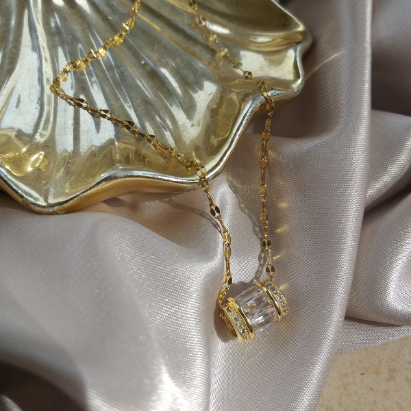 Collar Karenina